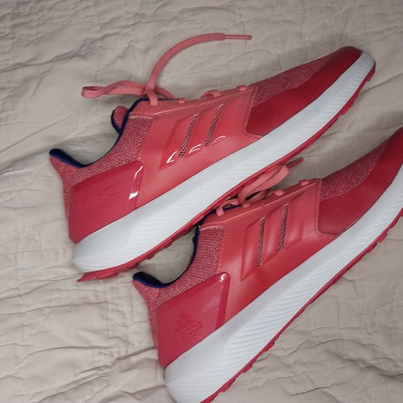 Adidas Pink Sneakers with Textured Fabric rapidRun cloud foam. Size 5 - Picture 3 of 11
